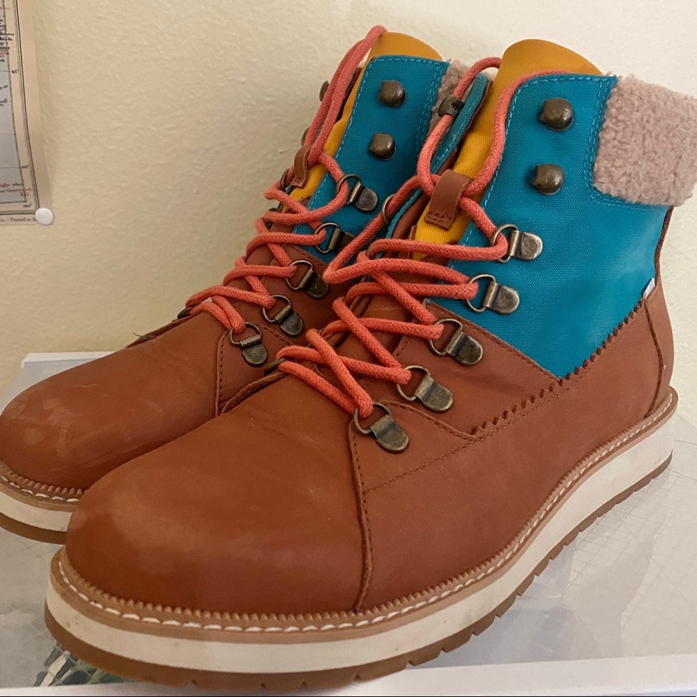Toms Mesa Weatherproof Boot sz 9